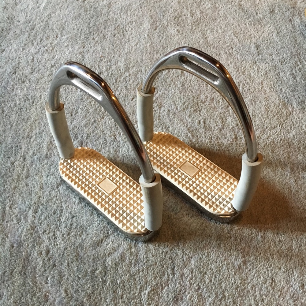 Coronet Jointed Stirrup Irons 4.5”